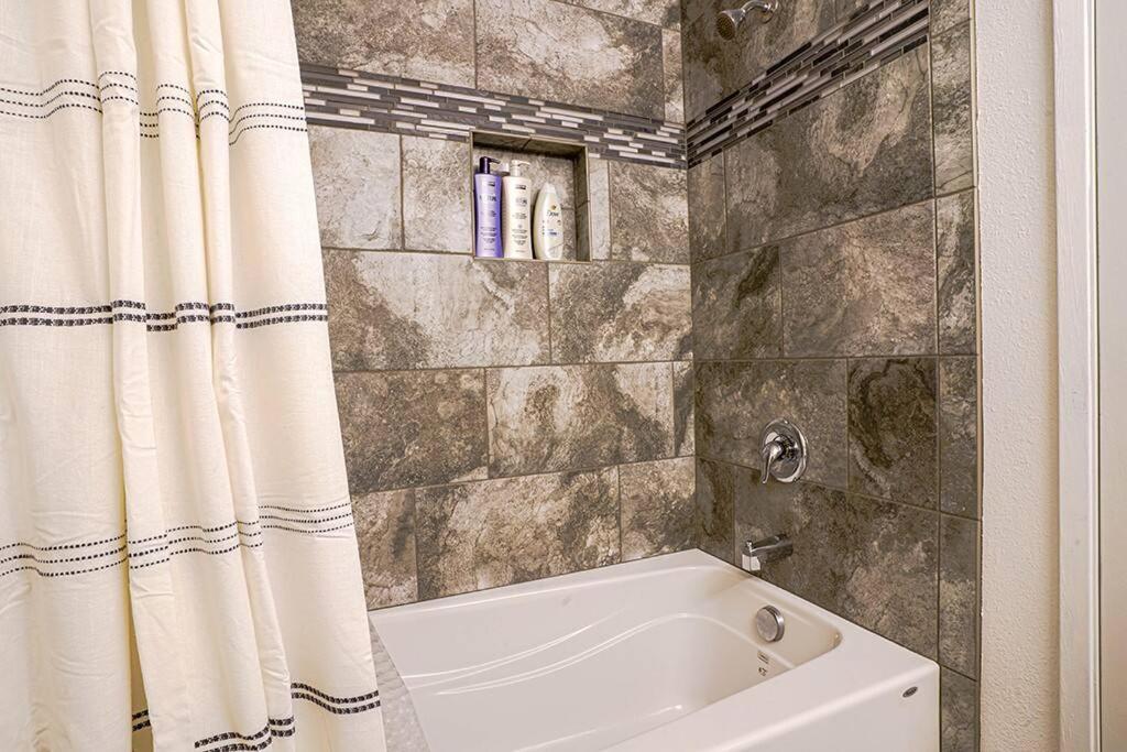 Waterfront Retreat, Relaxation, Fun In Hood Canal Hoodsport Exteriör bild